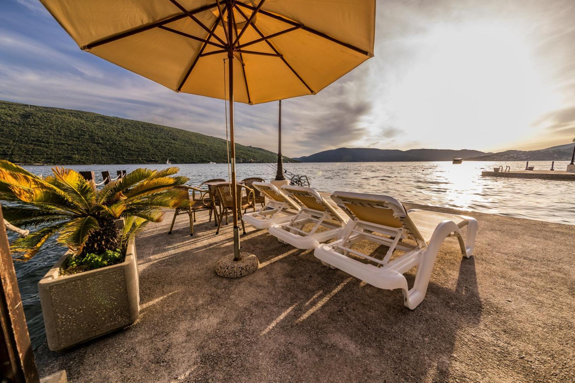 Apartments Batricevic Herceg Novi Ngoại thất bức ảnh